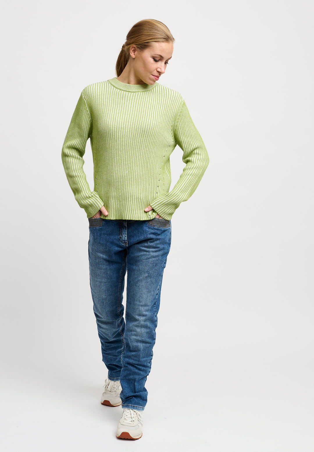 Lind Elly Knit Pullover 332 Apple